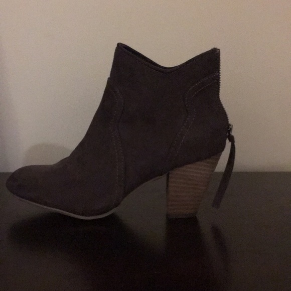 Report I NWOT I Brown Faux Suede Booties - Picture 4 of 7